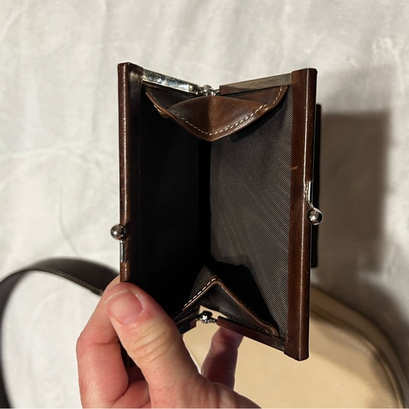 Dooney and Bourke - Picture 4 of 9